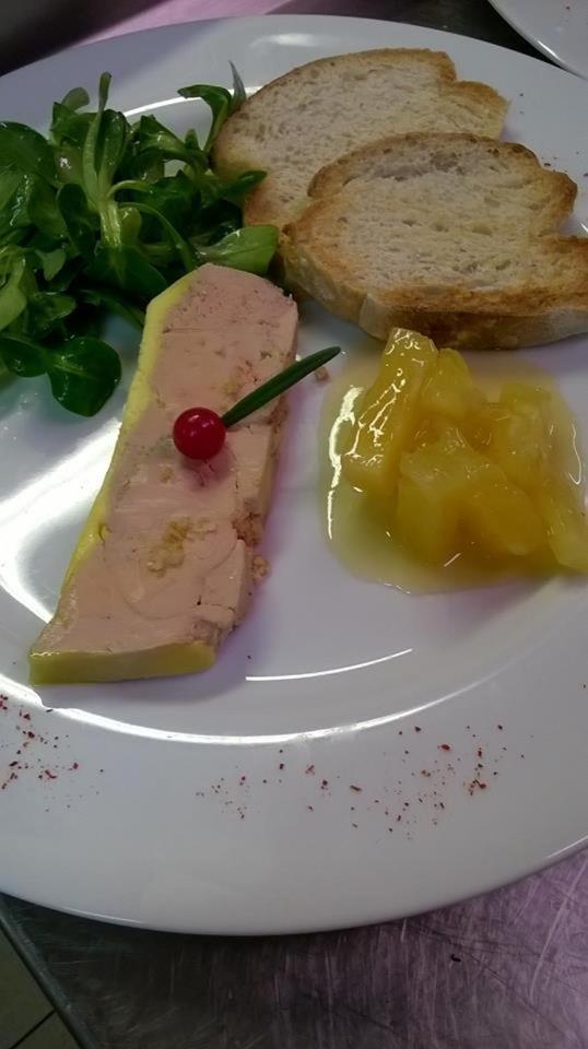 Hotel Restaurant Henry Puy-lʼÉvêque 外观 照片